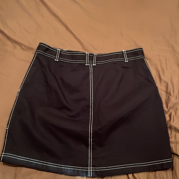 Vans in The Know Skirt - Picture 3 of 5